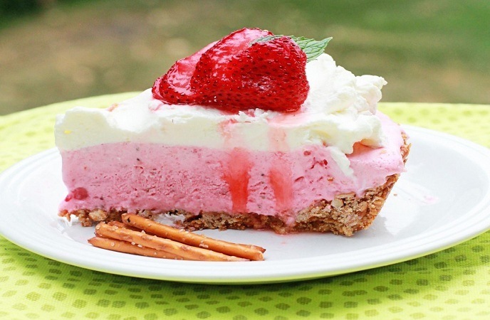 strawberry-dessert-recipes-strawberry-pretzel-dessert